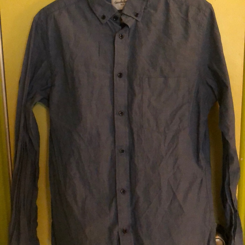 Men’s long sleeve blue button down